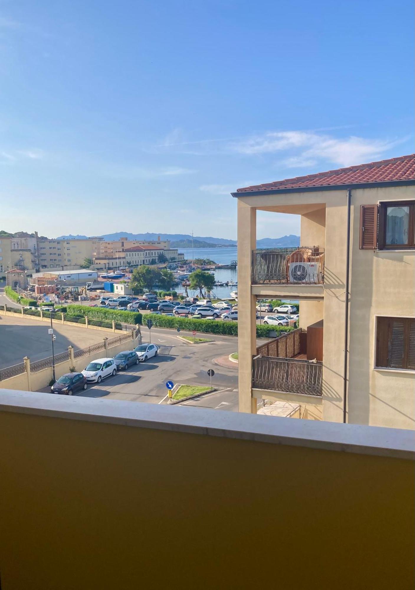 Appartamento Tizzy La Maddalena  Luaran gambar
