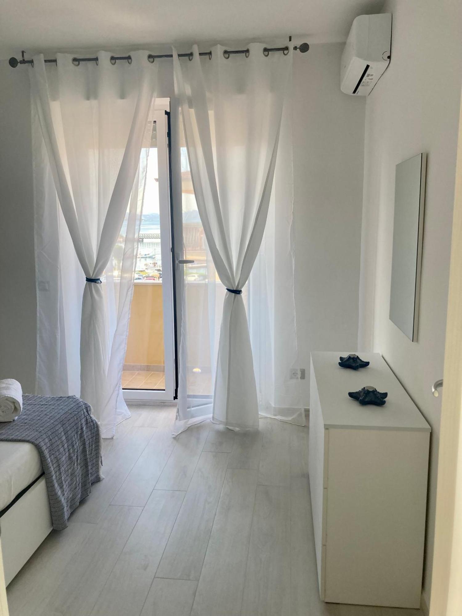 Appartamento Tizzy La Maddalena  Luaran gambar